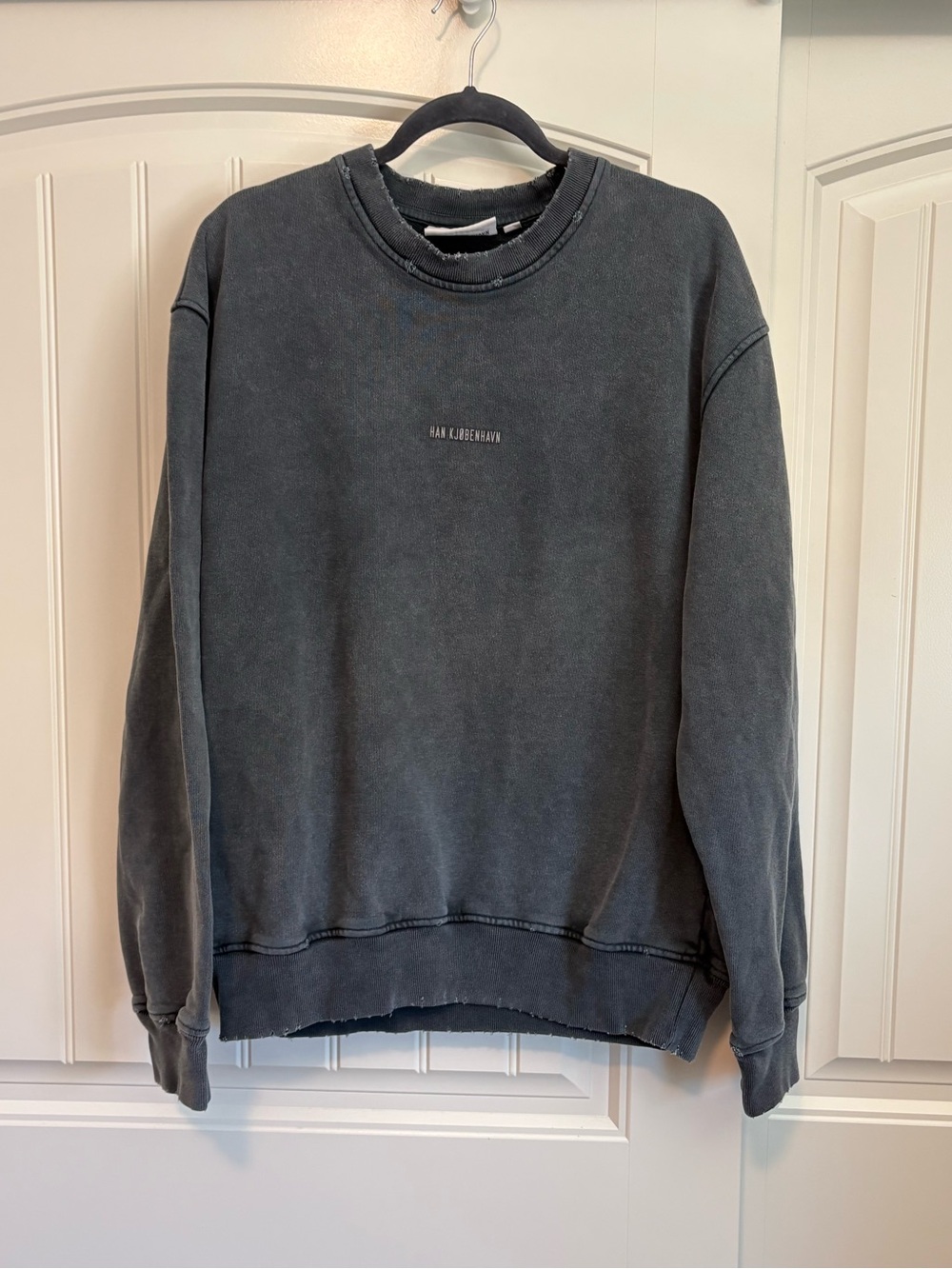Han Kjøbenhavn Distressed Crew Logo sweatshirt grey men’s size XL